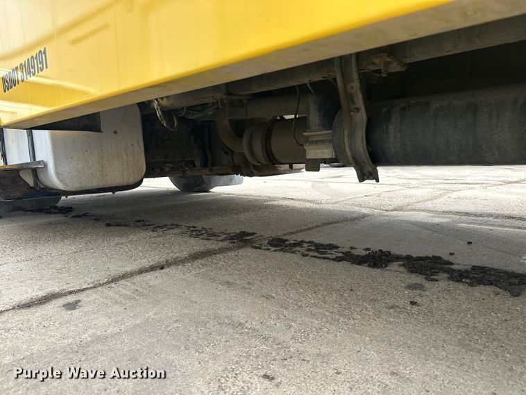 image for item FK1862 2004 Freightliner M2 delivery truck