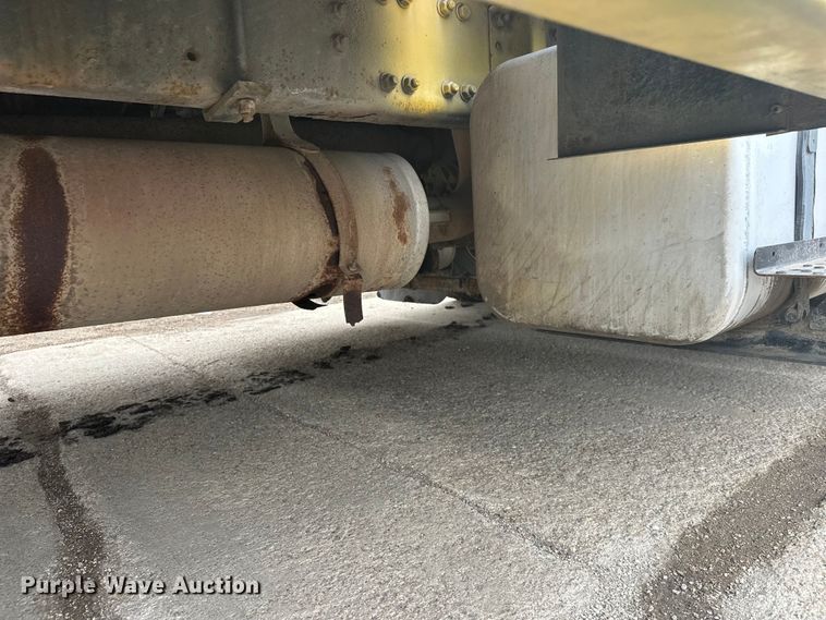 image for item FK1862 2004 Freightliner M2 delivery truck