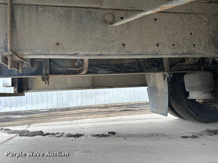 image for item FK1862 2004 Freightliner M2 delivery truck