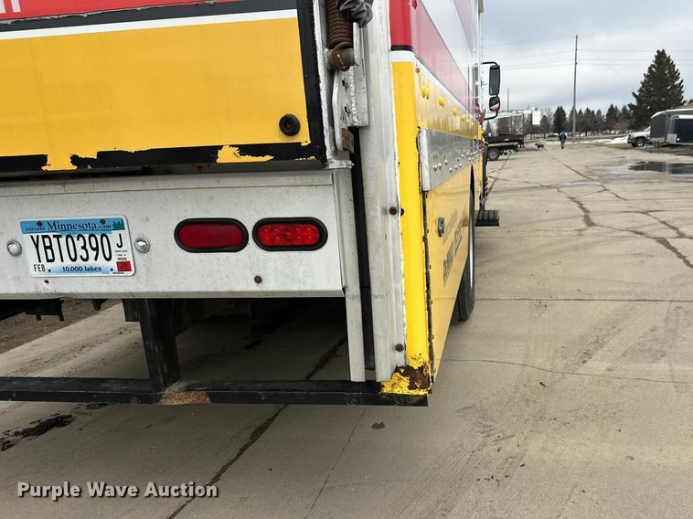 image for item FK1862 2004 Freightliner M2 delivery truck