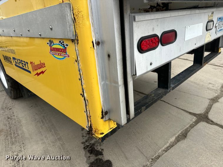 image for item FK1862 2004 Freightliner M2 delivery truck