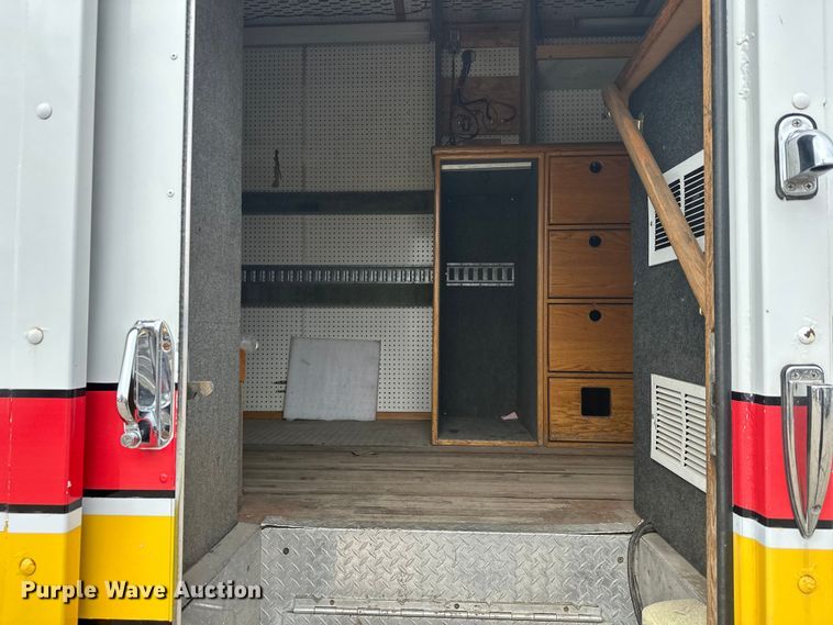 image for item FK1862 2004 Freightliner M2 delivery truck