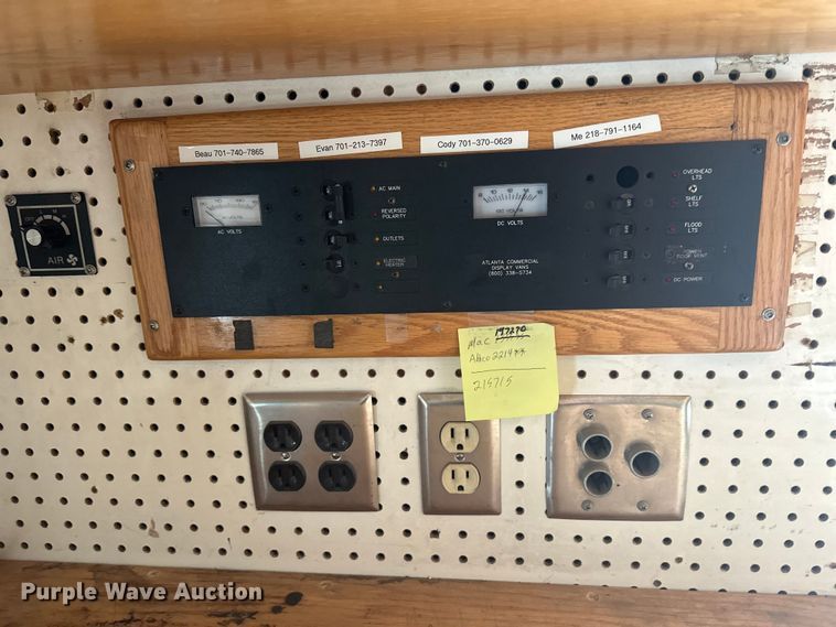 image for item FK1862 2004 Freightliner M2 delivery truck