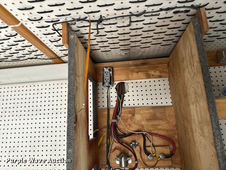 image for item FK1862 2004 Freightliner M2 delivery truck