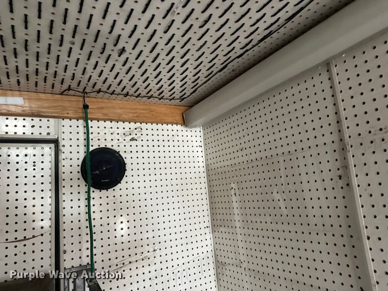 image for item FK1862 2004 Freightliner M2 delivery truck