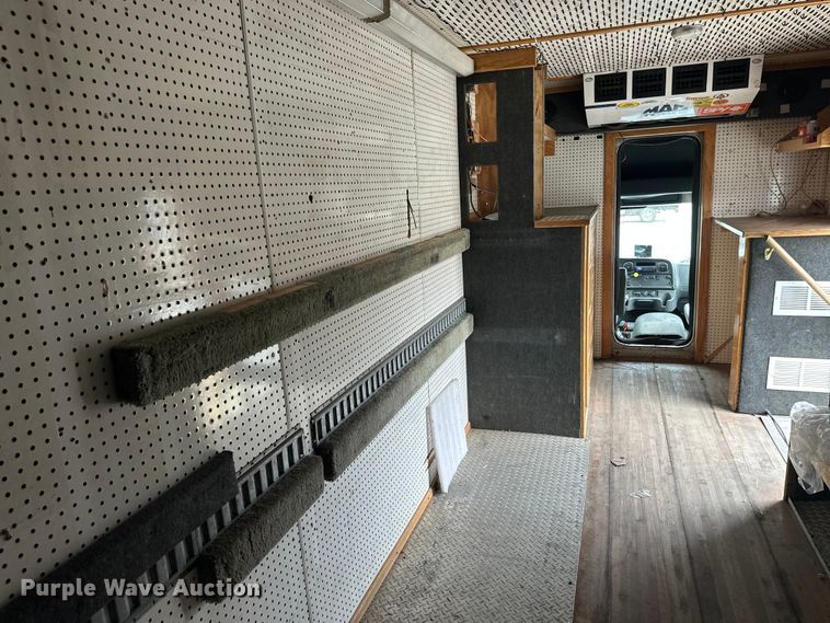 image for item FK1862 2004 Freightliner M2 delivery truck