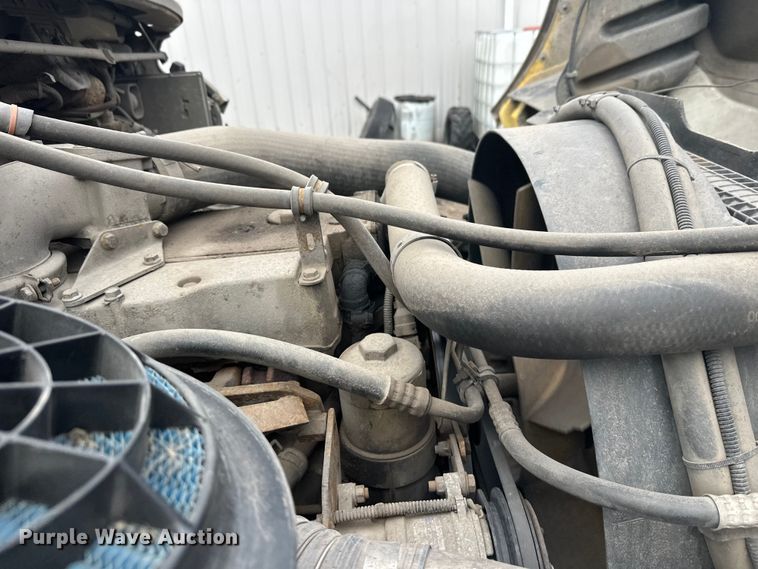 image for item FK1862 2004 Freightliner M2 delivery truck