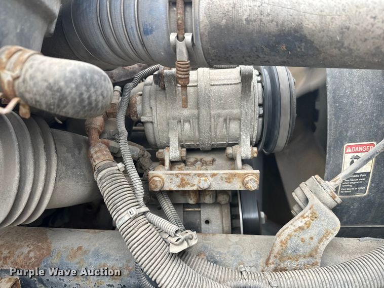 image for item FK1862 2004 Freightliner M2 delivery truck