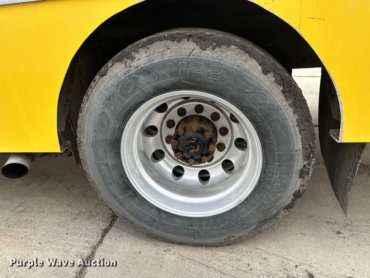 image for item FK1862 2004 Freightliner M2 delivery truck