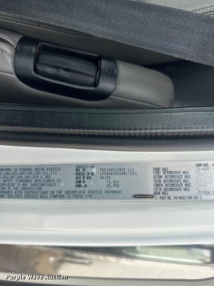 image for item FK1862 2004 Freightliner M2 delivery truck