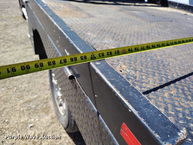image for item IH9473 2008 Ford F350 Super Duty Ext. Cab flatbed pickup truck
