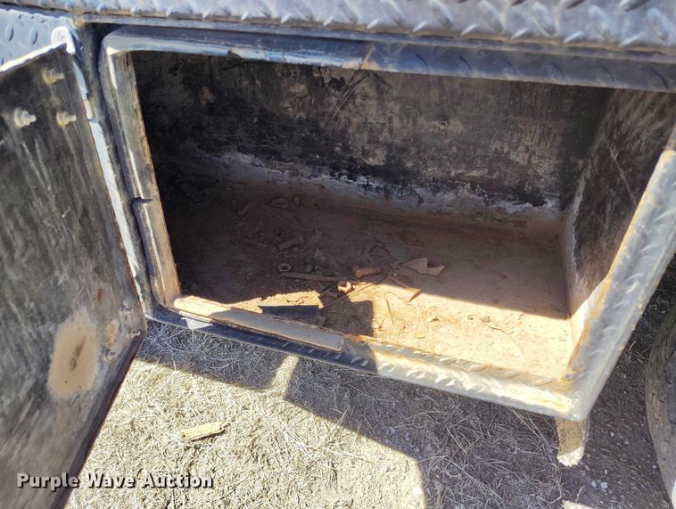 image for item IH9473 2008 Ford F350 Super Duty Ext. Cab flatbed pickup truck