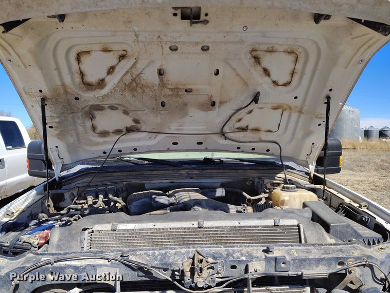 image for item IH9473 2008 Ford F350 Super Duty Ext. Cab flatbed pickup truck