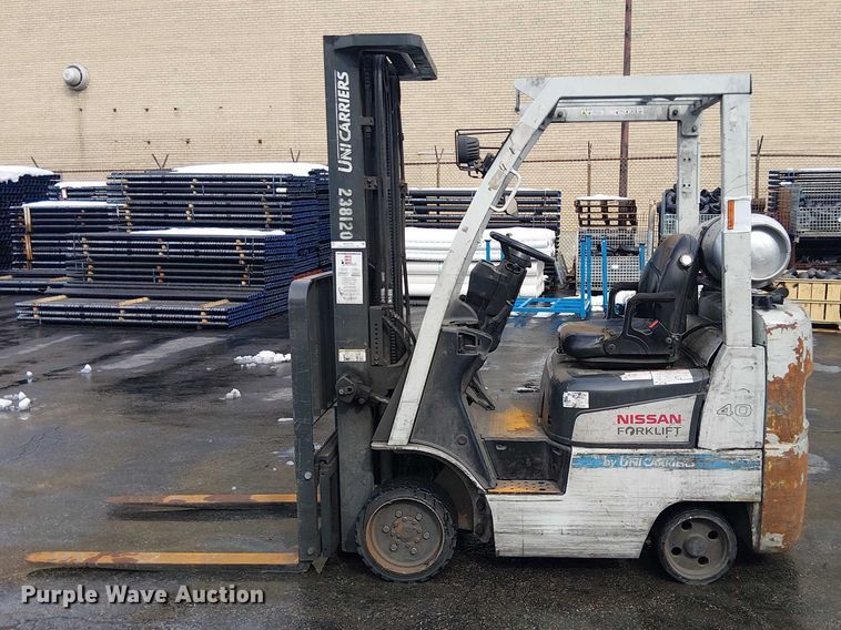 image for item NC9763 2015 Nissan CFS40 forklift