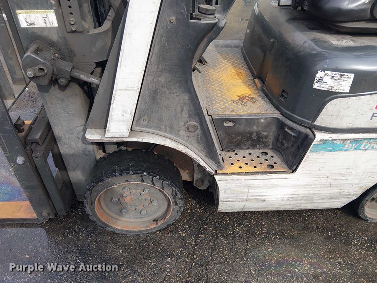 image for item NC9763 2015 Nissan CFS40 forklift