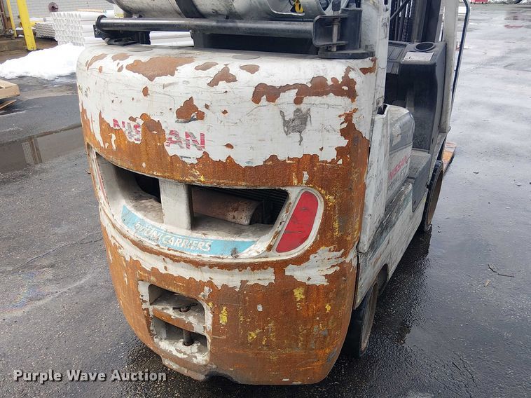 image for item NC9763 2015 Nissan CFS40 forklift