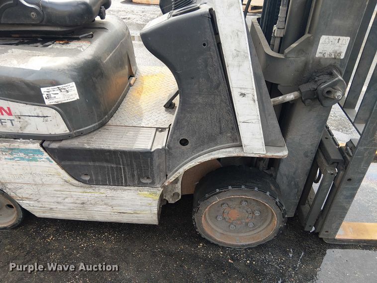 image for item NC9763 2015 Nissan CFS40 forklift