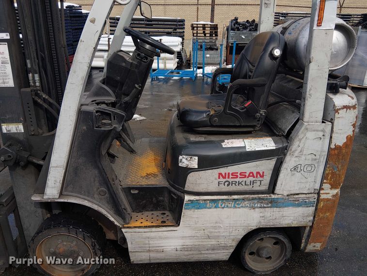 image for item NC9763 2015 Nissan CFS40 forklift