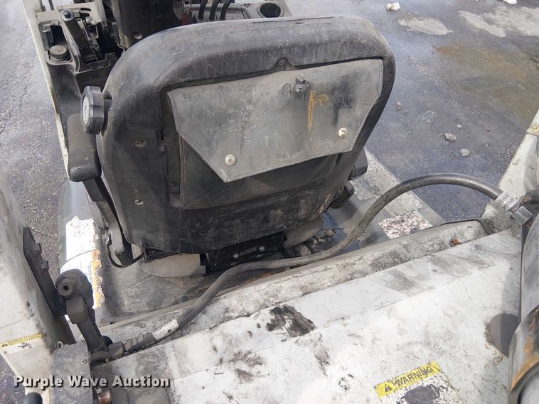 image for item NC9763 2015 Nissan CFS40 forklift