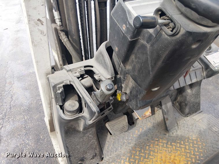 image for item NC9763 2015 Nissan CFS40 forklift