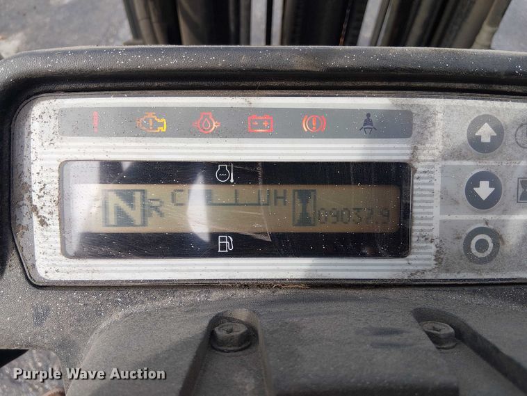 image for item NC9763 2015 Nissan CFS40 forklift