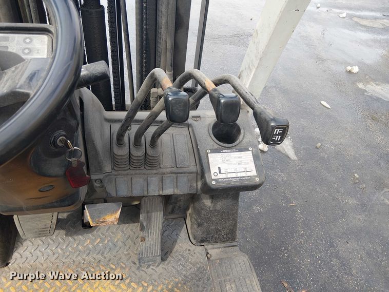 image for item NC9763 2015 Nissan CFS40 forklift