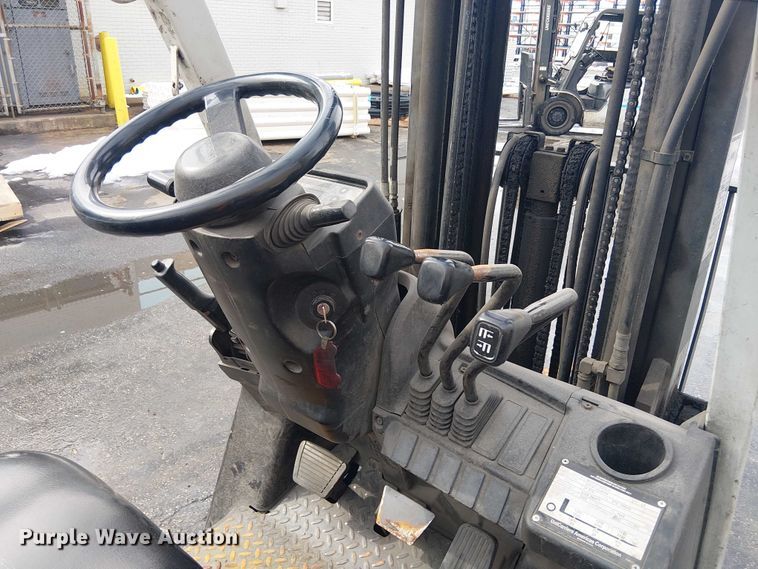image for item NC9763 2015 Nissan CFS40 forklift
