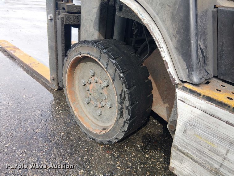 image for item NC9763 2015 Nissan CFS40 forklift