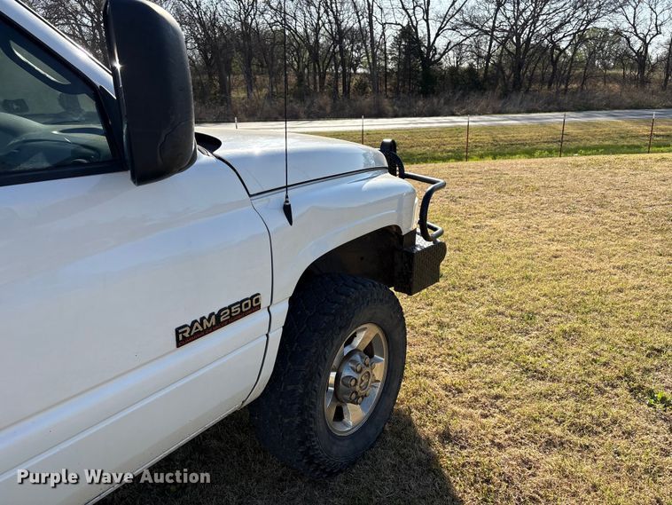 image for item NK9054 2001 Dodge Ram 2500 bale bed pickup truck