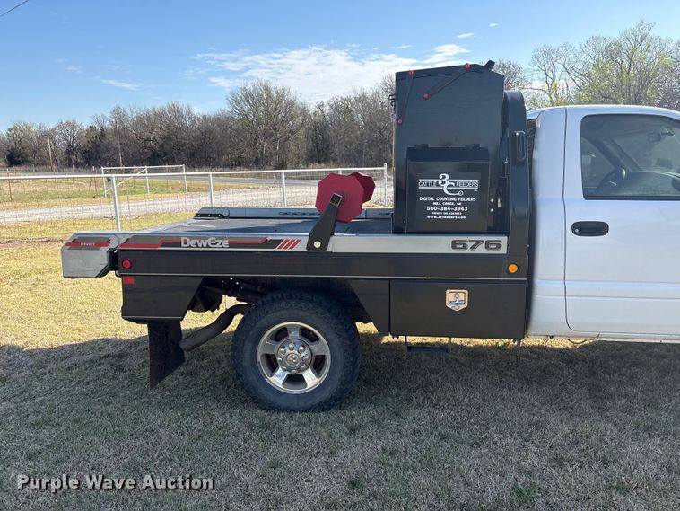 image for item NK9054 2001 Dodge Ram 2500 bale bed pickup truck