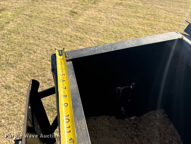 image for item NK9054 2001 Dodge Ram 2500 bale bed pickup truck