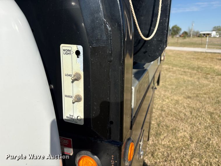 image for item NK9054 2001 Dodge Ram 2500 bale bed pickup truck