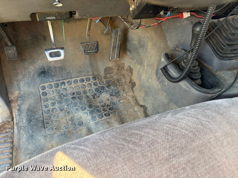 image for item NK9054 2001 Dodge Ram 2500 bale bed pickup truck