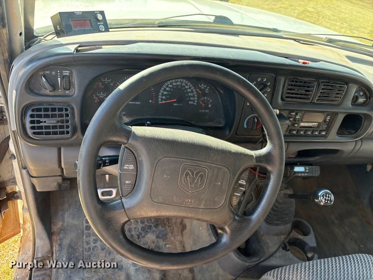 image for item NK9054 2001 Dodge Ram 2500 bale bed pickup truck