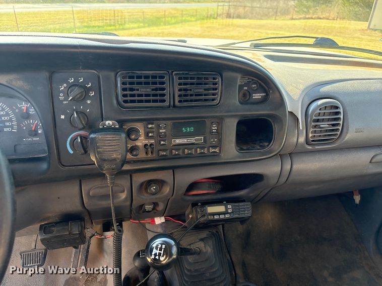 image for item NK9054 2001 Dodge Ram 2500 bale bed pickup truck