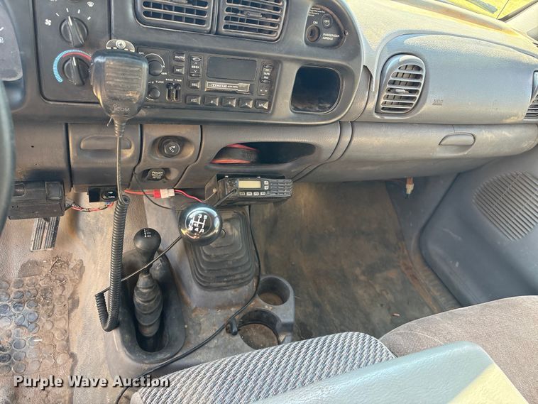 image for item NK9054 2001 Dodge Ram 2500 bale bed pickup truck