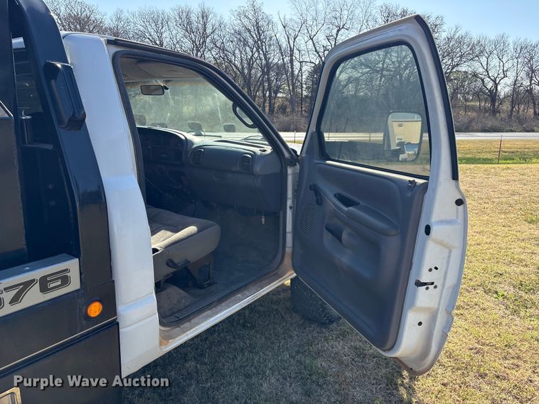 image for item NK9054 2001 Dodge Ram 2500 bale bed pickup truck