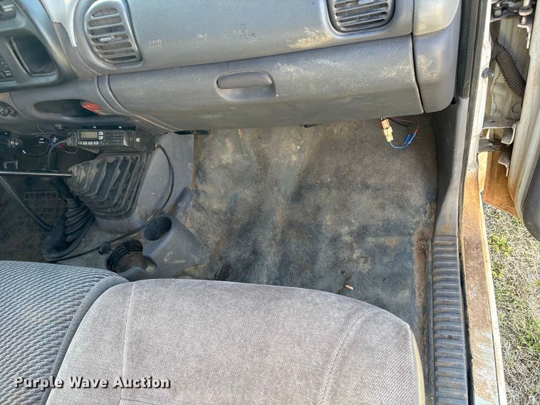 image for item NK9054 2001 Dodge Ram 2500 bale bed pickup truck