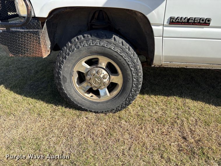 image for item NK9054 2001 Dodge Ram 2500 bale bed pickup truck