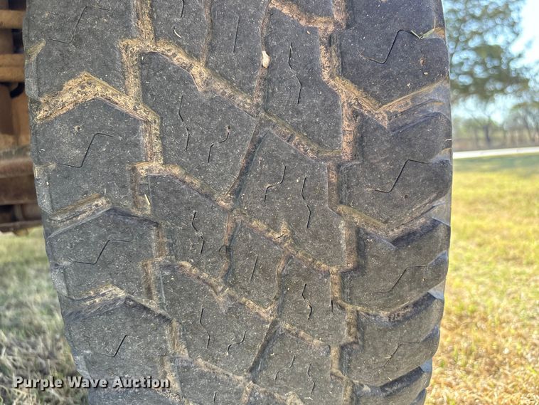 image for item NK9054 2001 Dodge Ram 2500 bale bed pickup truck