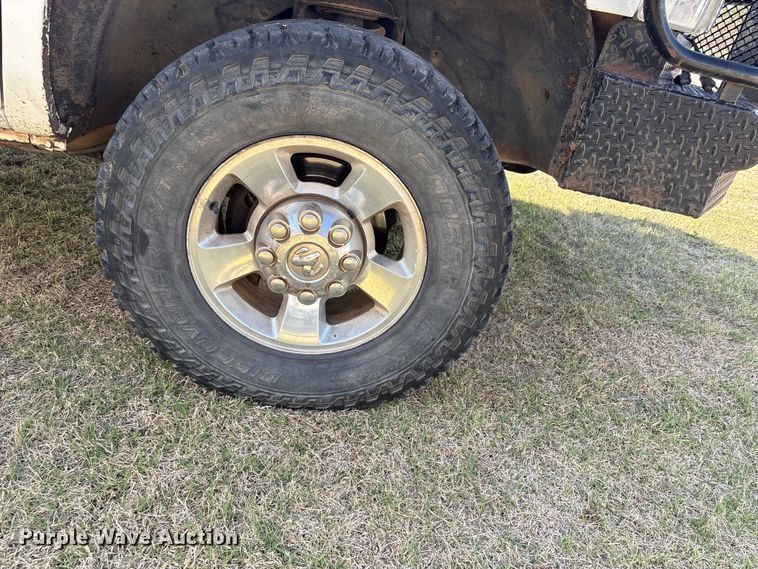 image for item NK9054 2001 Dodge Ram 2500 bale bed pickup truck