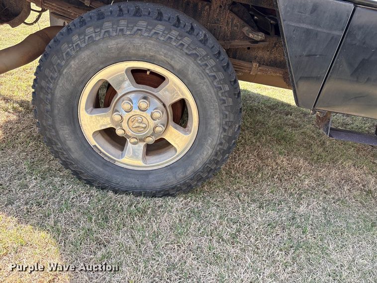 image for item NK9054 2001 Dodge Ram 2500 bale bed pickup truck