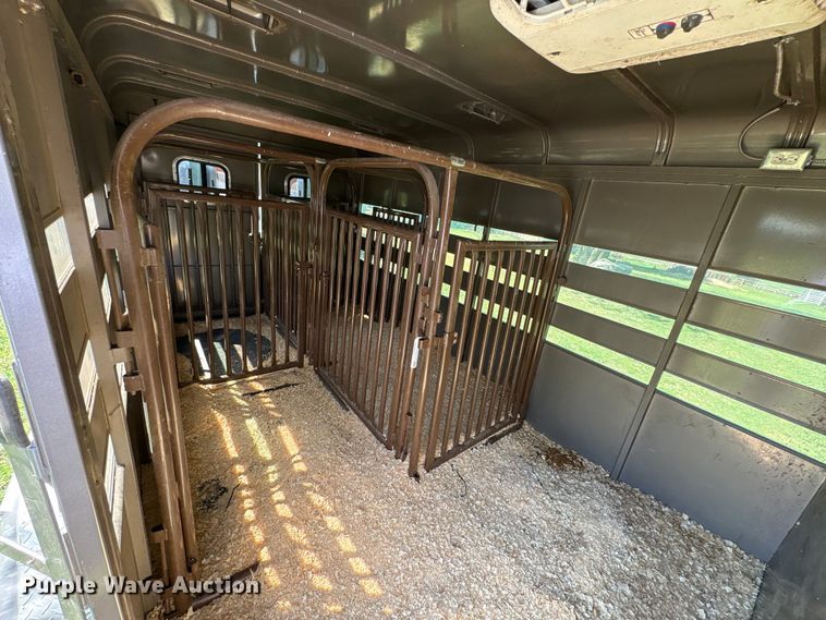 image for item NK9066 2018 CM Show Pro livestock trailer