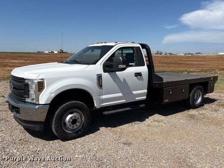 image for item NK9105 2019 Ford F350 Super Duty flatbed pickup truck