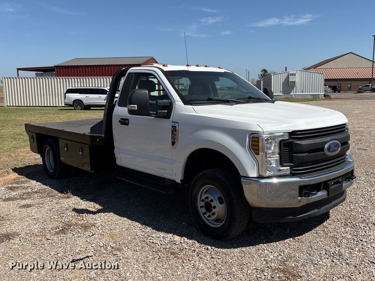 image for item NK9105 2019 Ford F350 Super Duty flatbed pickup truck