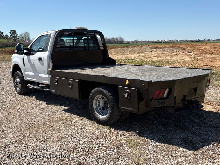 image for item NK9105 2019 Ford F350 Super Duty flatbed pickup truck
