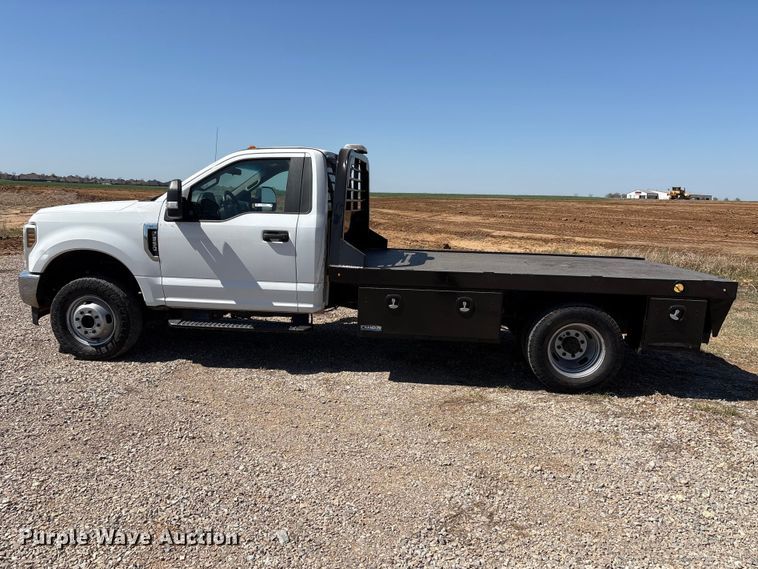 image for item NK9105 2019 Ford F350 Super Duty flatbed pickup truck
