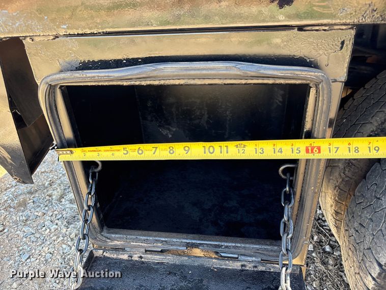 image for item NK9105 2019 Ford F350 Super Duty flatbed pickup truck