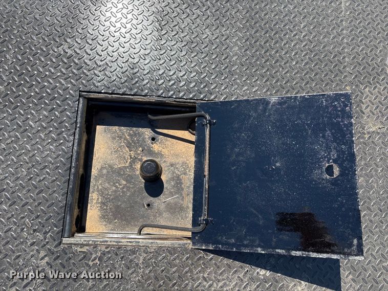 image for item NK9105 2019 Ford F350 Super Duty flatbed pickup truck