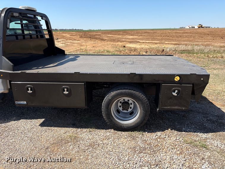 image for item NK9105 2019 Ford F350 Super Duty flatbed pickup truck